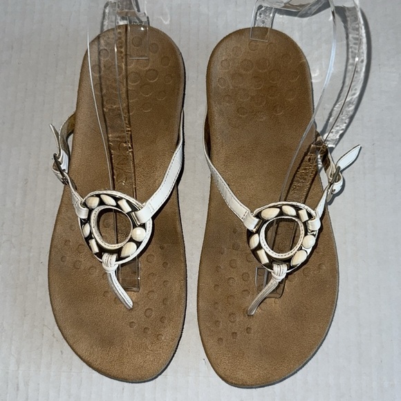 Vionic Ricci Toe Post Sandals - Picture 9 of 11